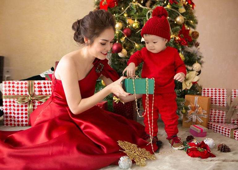 Bé trai lựa chọn trang phục