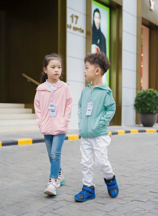 Chọn chất liệu vải áo khoác cho bé