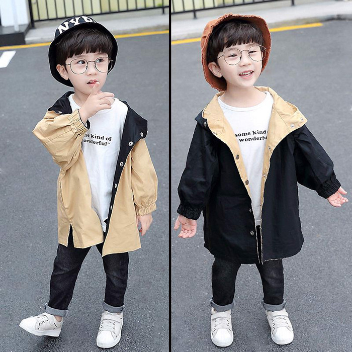 Ví dụ mẫu áo khoác cho bé sẽ cực kì xinh xắn nếu kết hợp với áo thun đơn giản, chiếc quần kaki dài và giày thể thao năng động. Hoặc muốn phá cách hơn bố mẹ có thể mua thêm một chiếc mũ xinh xắn.